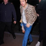 Harry Styles’ SNL Performance Rekindles Complex Discourse on Gender, Fashion, and Queerbaiting