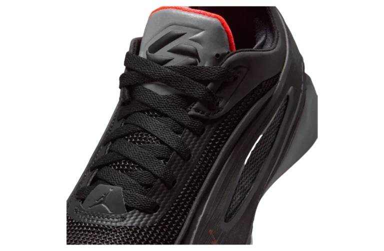 Luka 5 Black Metallic GS Black / Bright Crimson Launches, Offering Young Athletes a Fusion of Style and Performance