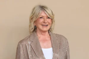 Martha Stewart’s Unexpectedly Relatable Pre-Glam Selfie Breaks the Internet