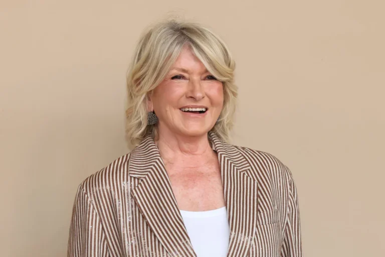Martha Stewart’s Unexpectedly Relatable Pre-Glam Selfie Breaks the Internet