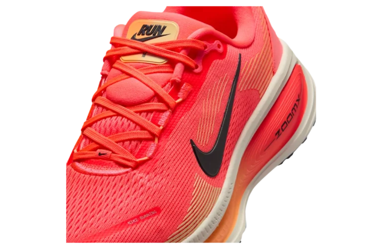 Nike Vomero 18 WMNS Hot Lava / Chalk