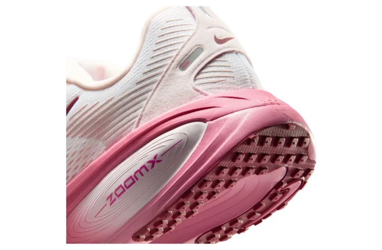 Nike Vomero 18 WMNS in White/Pearl Pink: A Fusion of Performance and Aesthetic for the Modern Female Runner