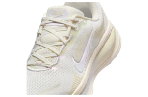 Nike Vomero 18 WMNS Summit White / Chalk Unveiled, Blending Sophisticated Aesthetics with Advanced Running Technology