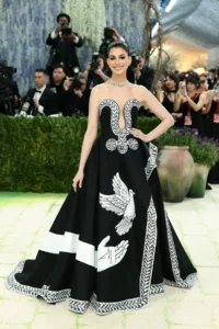 Anne Hathaway Channels Artistic Narrative in Hand-Painted Michael Kors Collection at the 2026 Met Gala