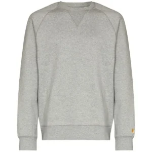 How To Build The Ultimate Minimalist Wardrobe For Men 2026