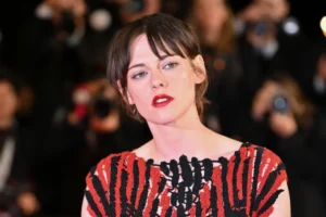 Kristen Stewart Debuts Versatile "Bixie" Cut at Cannes Film Festival, Showcasing Remarkable Styling Adaptability