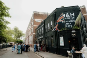 Modern London Wedding at Bourne & Hollingsworth Buildings