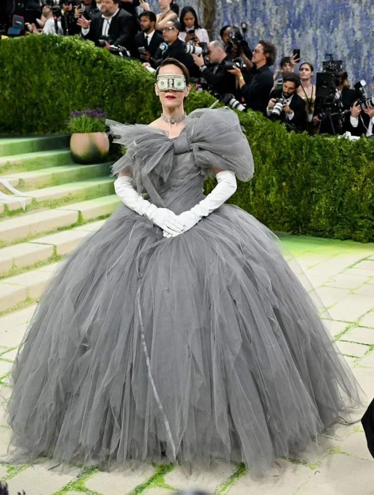 Sarah Paulson Critiques Wealth and Excess in Matières Fécales at the 2026 Met Gala