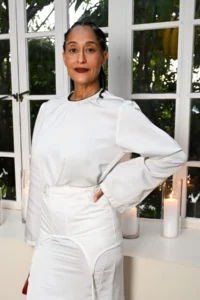 Tracee Ellis Ross Embraces a Multicolored Manicure Trend with Earthy Tones