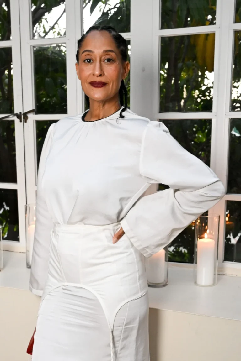 Tracee Ellis Ross Embraces a Multicolored Manicure Trend with Earthy Tones