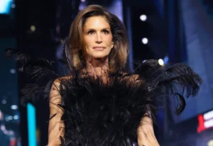 Cindy Crawford Addresses Aging Gracefully and Dispels Myths About Cosmetic Procedures