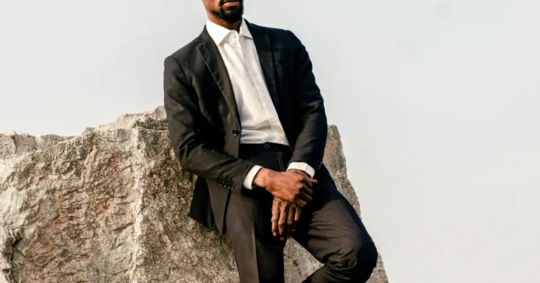 Navigating the Modern Wardrobe: A Comprehensive Guide to Investing in Sustainable Suiting for Longevity and Ethical Impact