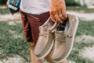 13 Best Canvas Shoes For Men With Effortless Style 2026