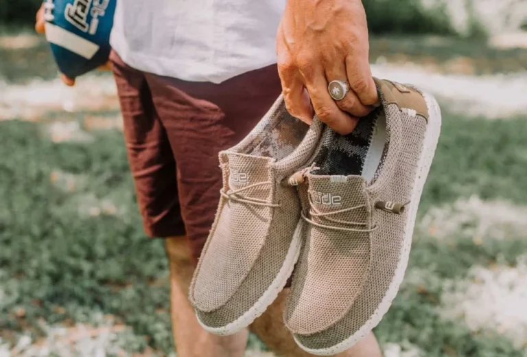 13 Best Canvas Shoes For Men With Effortless Style 2026