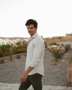 10 Best Untucked Shirts For Men — All Styles For 2026