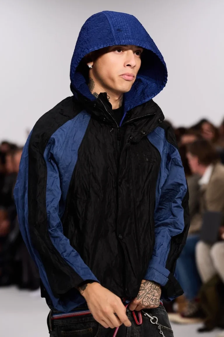 Back to School and Back to Basics: Daniel Lee’s Burberry SS27 Resets British Luxury at the Chelsea College of Arts