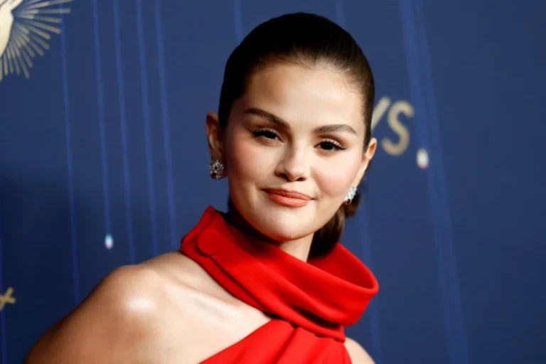 Selena Gomez and the Evolution of the Middle Part: A Study in Modern Styling Trends