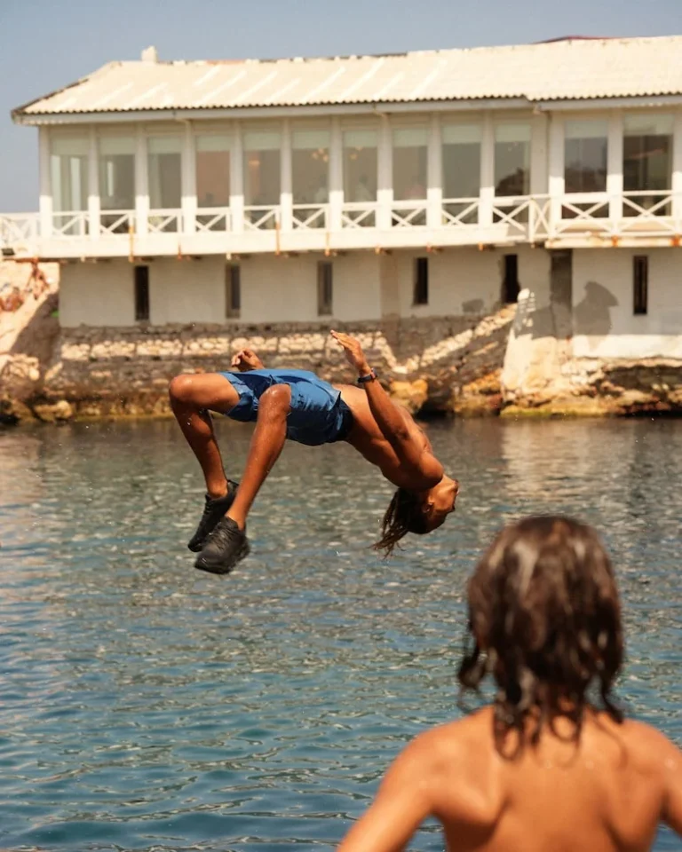 Beyond the Algorithm: How a Marseille Collective Is Redefining Modern Urban Kinship