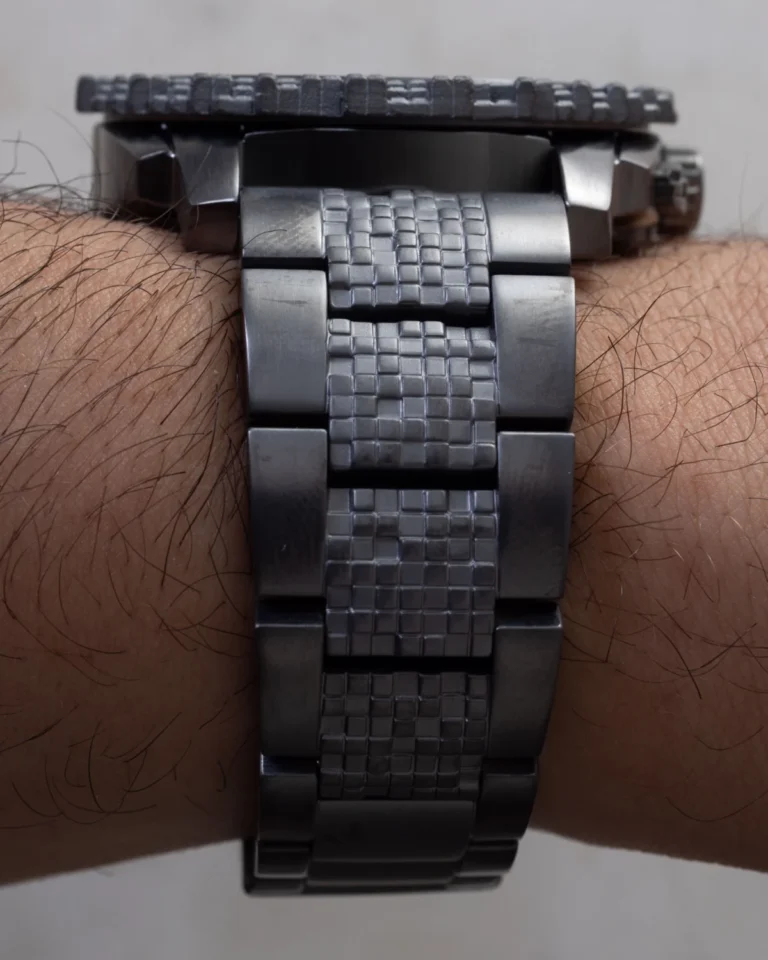 Fossil and Minecraft collaborate on a new limited-edition chronograph collection inspired by Minecraft Dungeons II